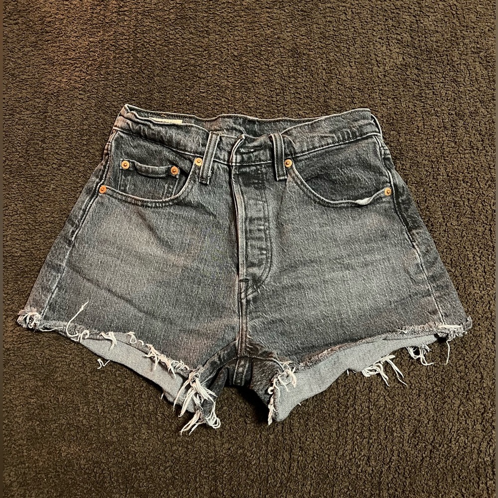 Levi’s 501 cut off denim short